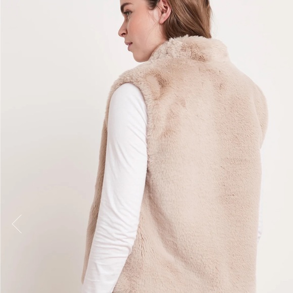 Velvet by Graham & Spencer faux fur vest size XS - Picture 3 of 5